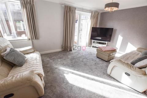 3 bedroom detached house for sale - Green Close, Renishaw, Sheffield, S21