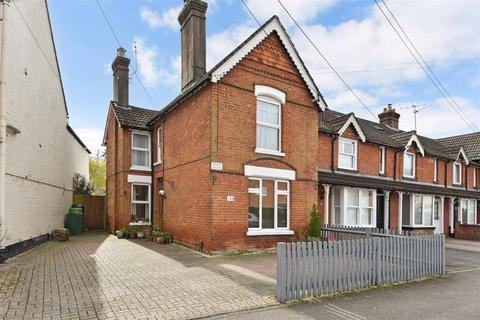 4 bedroom end of terrace house for sale - Junction Road, Andover