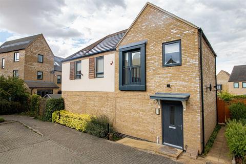 2 bedroom coach house to rent, Fitzgerald Grove, Tattenhoe Park