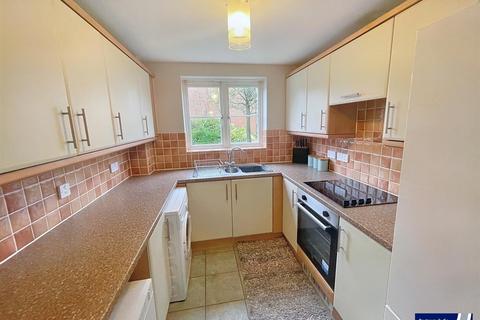 2 bedroom flat for sale, Plough Close, Daventry