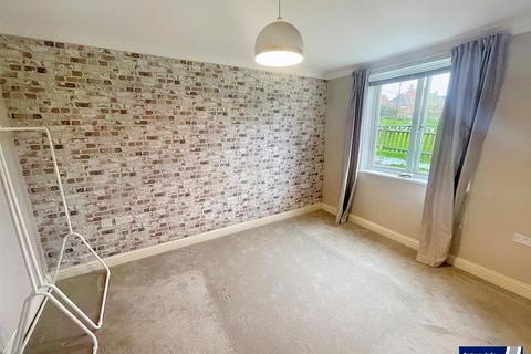 2 bedroom flat for sale, Plough Close, Daventry