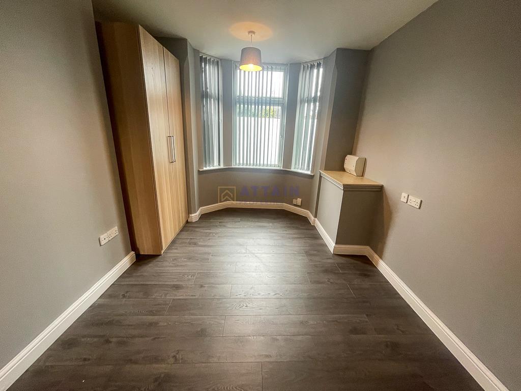Bedroom to window.jpg