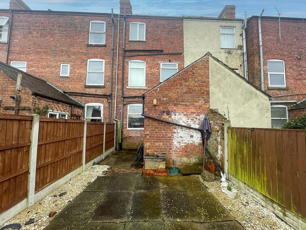 Garden to rear of property.jpg