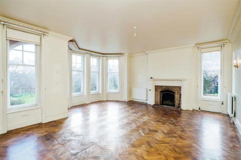 5 bedroom house for sale, Furzefield Chase, Dormans Park