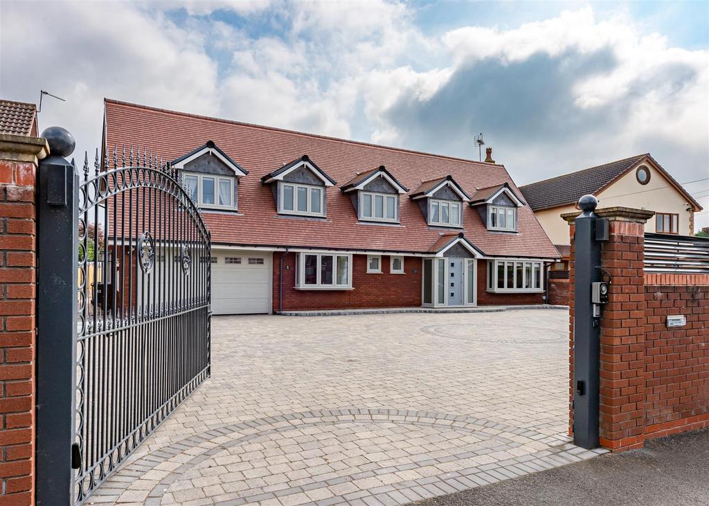 11 Kings Road-MAY24-front1.jpg