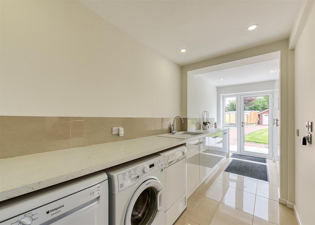 11 Kings Road-MAY24-laundry.jpg