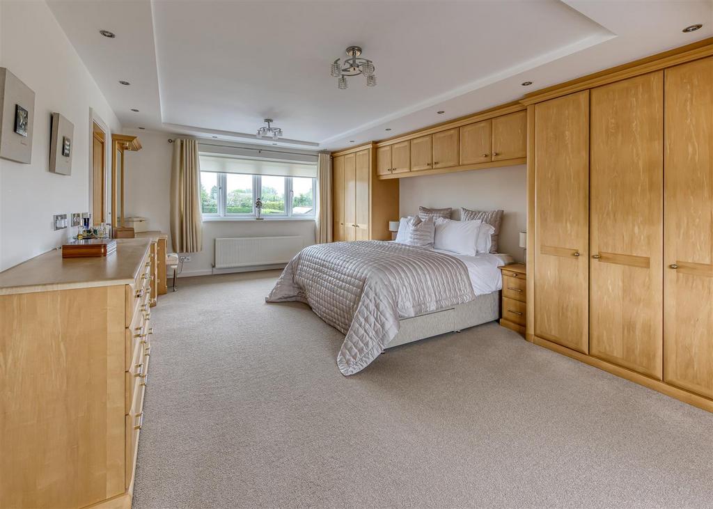 11 Kings Road-MAY24-bed1a.jpg