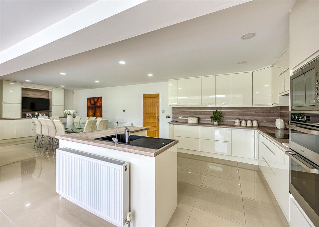11 Kings Road-MAY24-kitchen4.jpg
