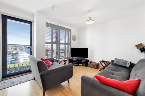 2 bedroom apartment for sale, Forest Lane, London