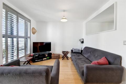 2 bedroom apartment for sale - Forest Lane, London