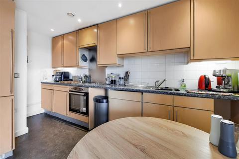 2 bedroom apartment for sale, Forest Lane, London