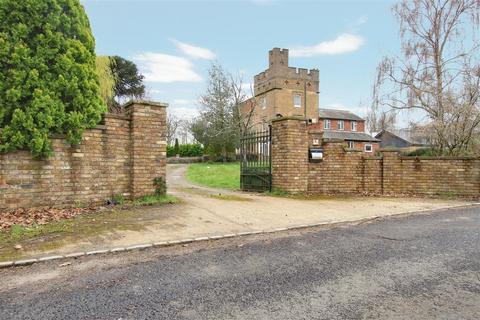 4 bedroom detached house for sale, Upper Bedfords Farmhouse, Romford