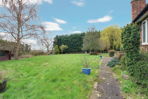 4 bedroom detached house for sale, Upper Bedfords Farmhouse, Romford