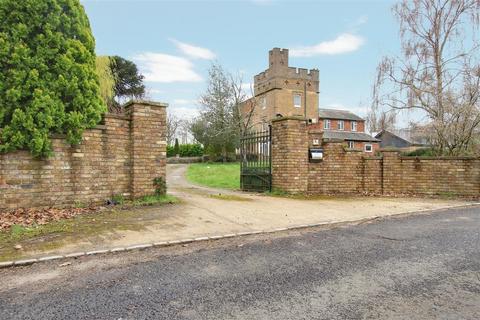 4 bedroom detached house for sale, Upper Bedfords Farmhouse, Romford