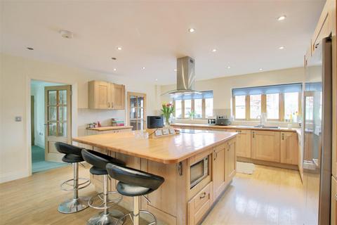 5 bedroom detached house for sale, Appleby Street, Cheshunt