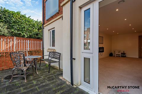 1 bedroom apartment for sale, Macaulay Road, Broadstone, Dorset, BH18 8AR