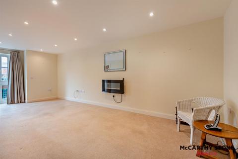 1 bedroom apartment for sale, Macaulay Road, Broadstone, Dorset, BH18 8AR