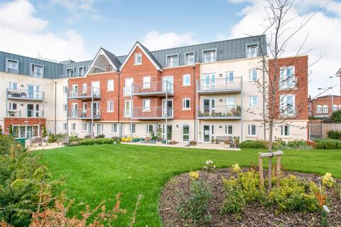 1 bedroom apartment for sale, Macaulay Road, Broadstone, Dorset, BH18 8AR