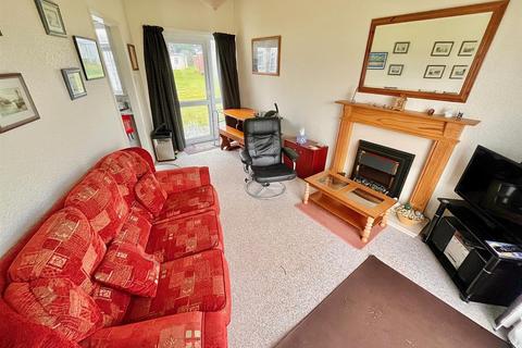 2 bedroom chalet for sale, Edward Road, Winterton-On-Sea, Great Yarmouth