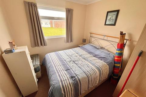 2 bedroom chalet for sale, Edward Road, Winterton-On-Sea, Great Yarmouth