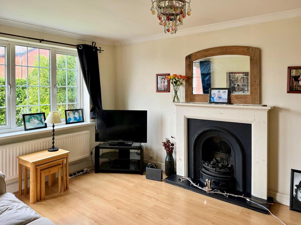 Cosmeston Drive, Penarth 4 bed detached house for sale £440,000