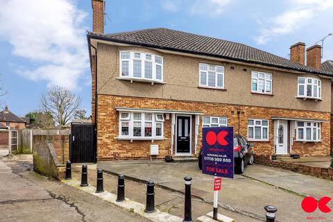80 Station Road, Gidea Park, Romford, RM2 6DA