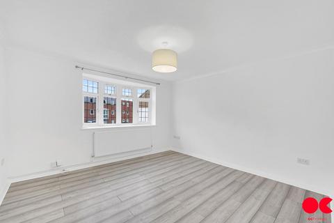 80 Station Road, Gidea Park, Romford, RM2 6DA