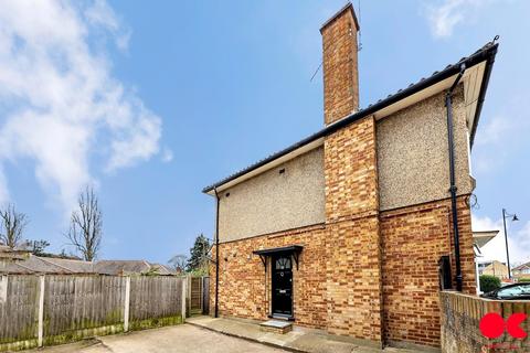 80 Station Road, Gidea Park, Romford, RM2 6DA