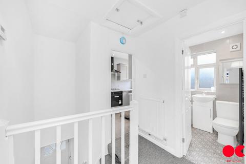 80 Station Road, Gidea Park, Romford, RM2 6DA