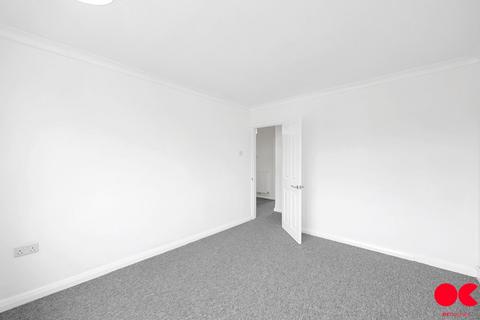 80 Station Road, Gidea Park, Romford, RM2 6DA
