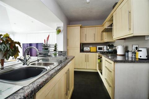 2 bedroom terraced house for sale - Camborne Grove, Hull