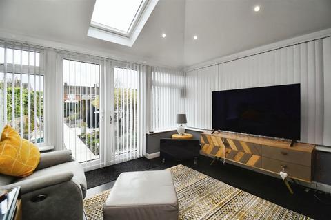 5 Camborne Grove, Hull, HU8 8HX