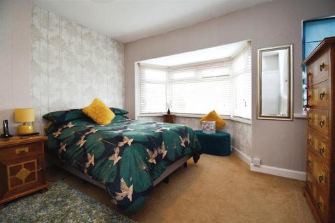 5 Camborne Grove, Hull, HU8 8HX