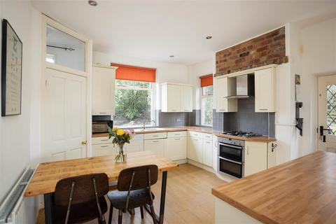 3 bedroom end of terrace house for sale, Bradley Terrace, Leeds LS17