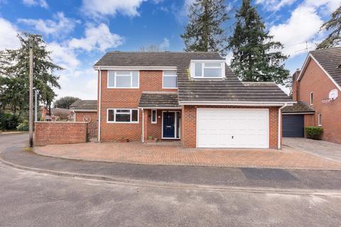 4 bedroom detached house for sale - Challow Court, Maidenhead SL6