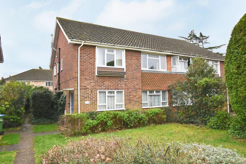 Brunswick Close, WaltononThames, KT12 2 bed £349,950