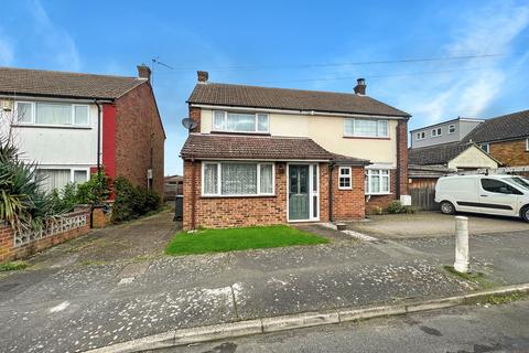 3 bedroom semi-detached house for sale, Connaught Gardens, Braintree, CM7