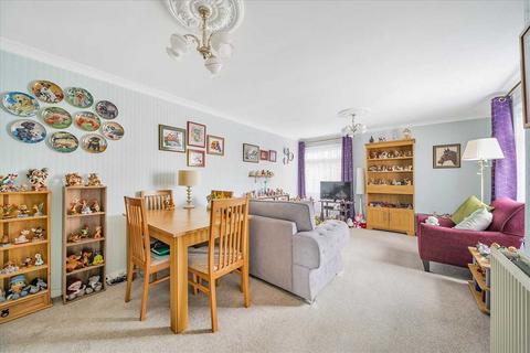 2 bedroom bungalow for sale - Warwick Road, Basingstoke