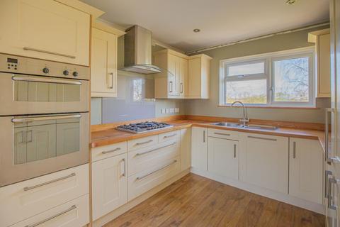 14 Cowbridge Crescent, Malmesbury, SN16 9LY