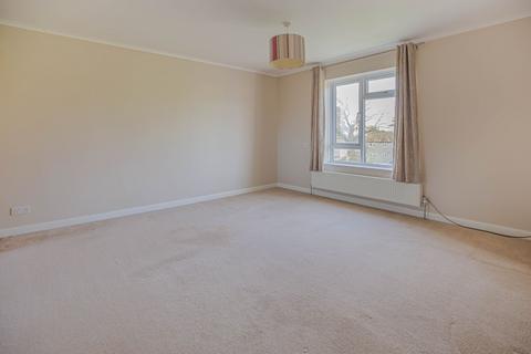 14 Cowbridge Crescent, Malmesbury, SN16 9LY