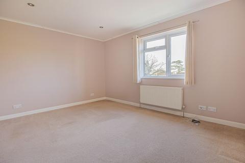 14 Cowbridge Crescent, Malmesbury, SN16 9LY