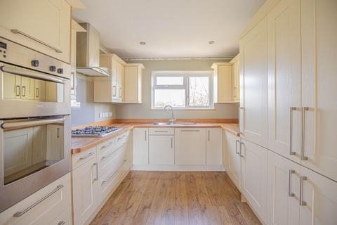 14 Cowbridge Crescent, Malmesbury, SN16 9LY