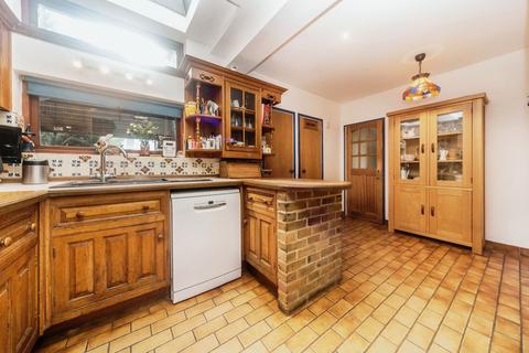 76 Thetford Road, New Malden, KT3 5DT