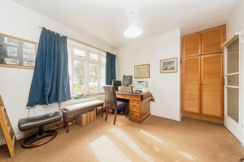 76 Thetford Road, New Malden, KT3 5DT