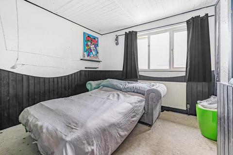 4 bedroom end of terrace house for sale - Swindon,  Wiltshire,  SN3