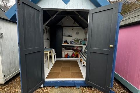 Chalet for sale, Beach Hut IP11