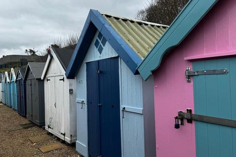 Chalet for sale, Beach Hut IP11