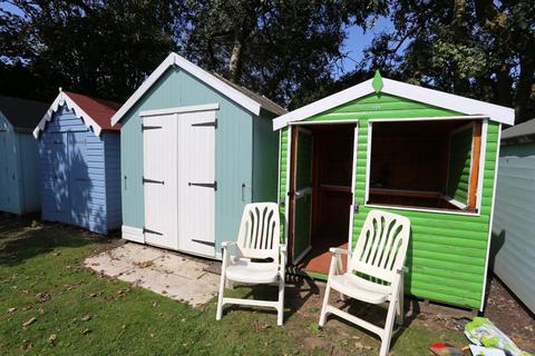 Chalet for sale, Beach Hut, Cliff Road IP11