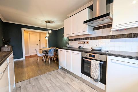 3 bedroom flat to rent - Craufurdland, Cramond, Edinburgh, EH4
