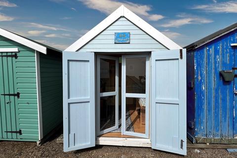 Chalet for sale, Felixstowe IP11